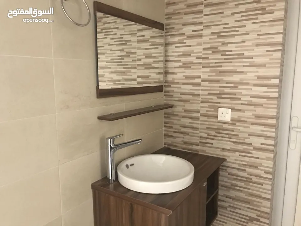 في قلب صحار ( الطريف) فيلا راقية للايجار  Villa fir rent