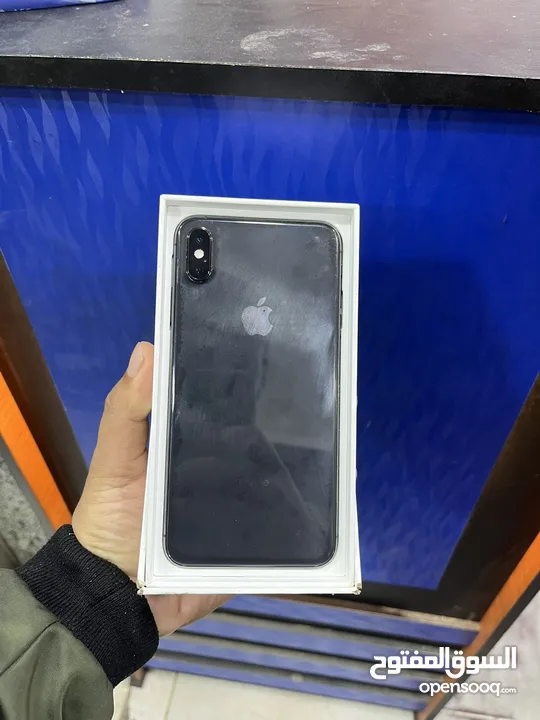 ايفون xs max