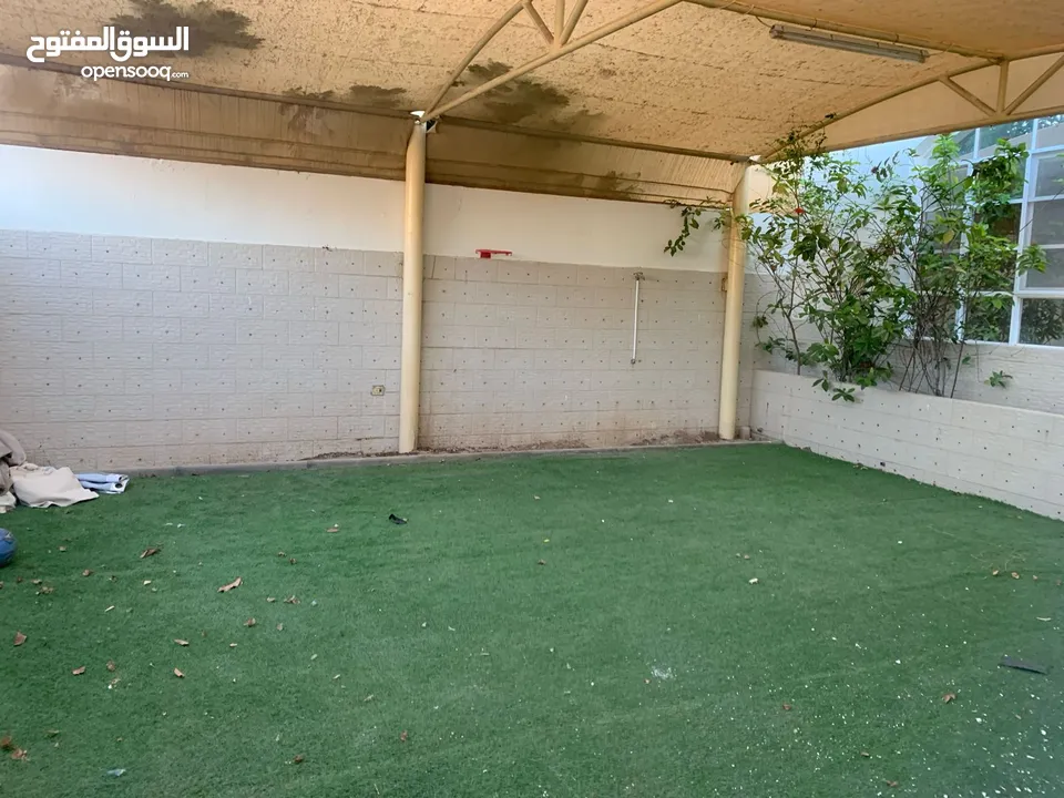 spacious villa for rent price could be changed/فيلا واسعة السعر قابل للتفاوض