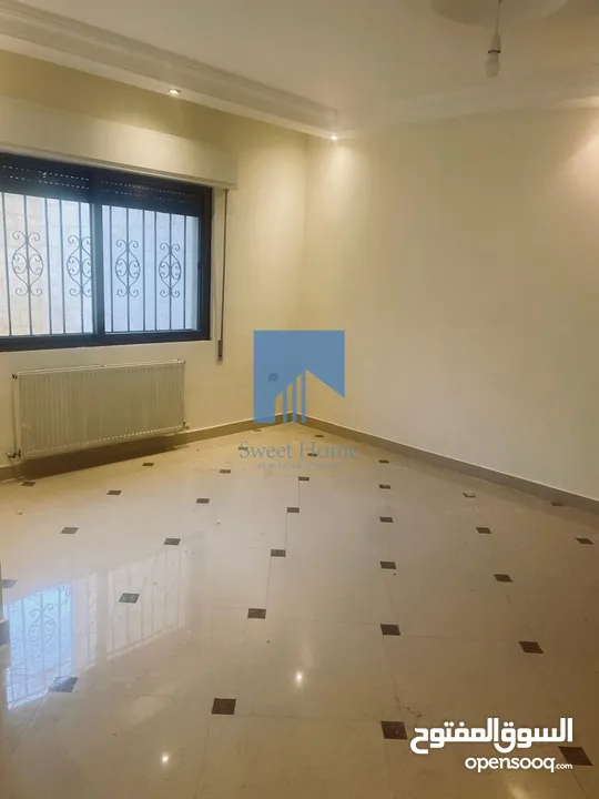 شقة مميزة للبيع في أم السماق الجنوبي - قرب جمعية خليل الرحمن 160م مع ترسات 90م