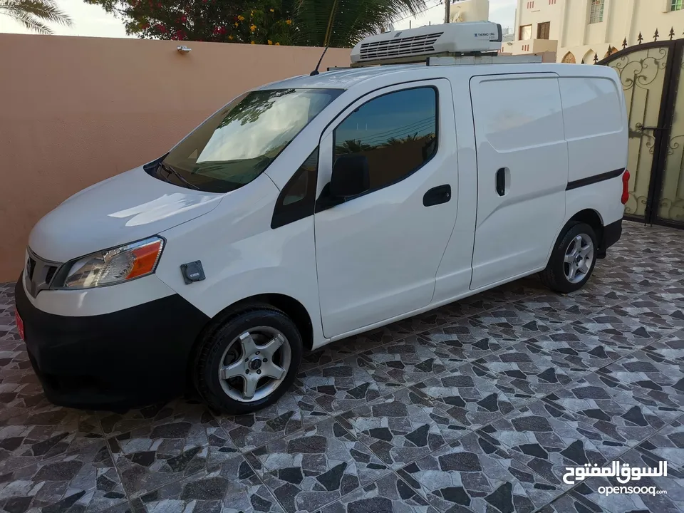 نيسان فان NV200