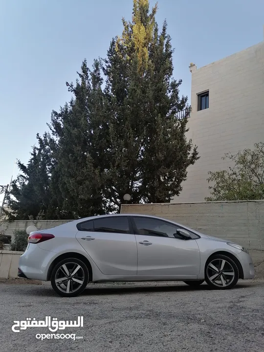 كيا K3 / ماتور 1600 /ديزل /عداد قليل 110  / فحص نخب/ اقتصاديه /الأكثر طلبا