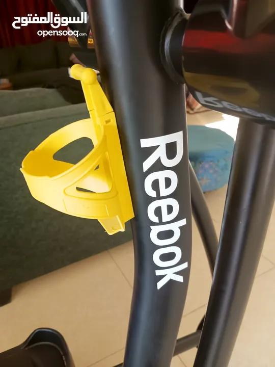 جهاز رياضي ( Reebok ) اصلي من الشركة نفسها بسعر مناسب وجودة مناسبة