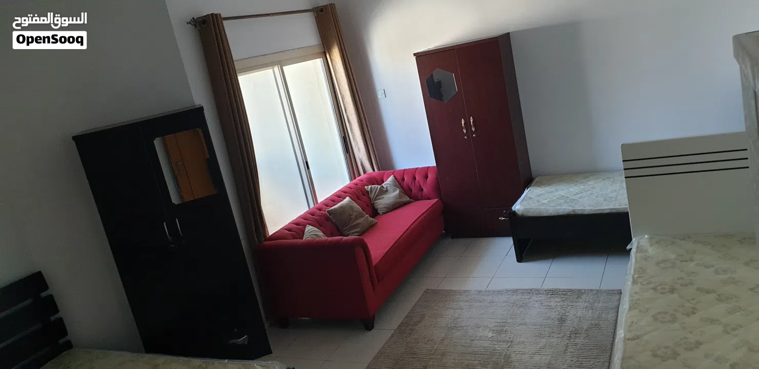 الشارقة النهدة بجانب باص دبي مباشرة