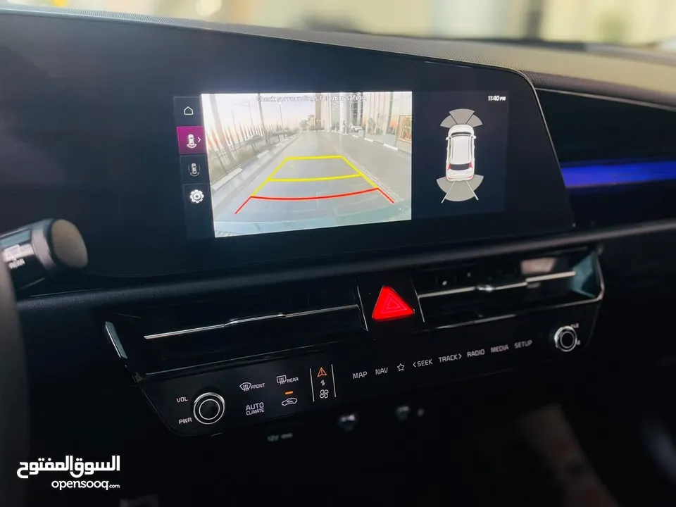 كيا نيرو هايبرد 2023 الاضافات الكاملة باللون المميز