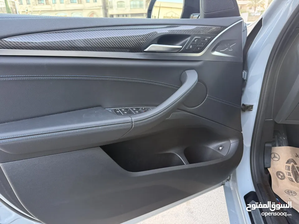 BMW x3 30e ترخيص 2022 ترخيص  محرك 2000 هايبرد plug in/يقطع على الشحنه 30 كيلو متر  293 حصان