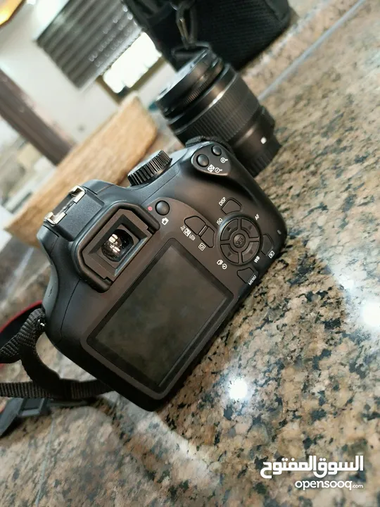 كاميرا canon مع العدستين بحالة الجديده