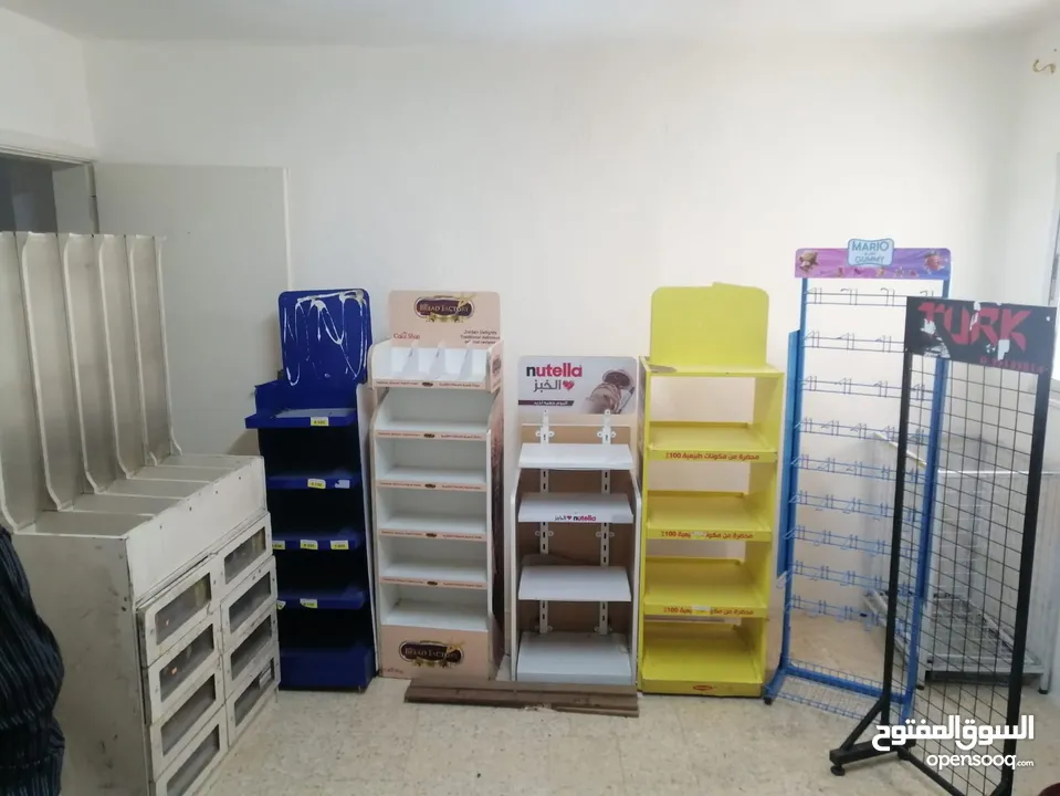 اثاث مستعمل مشكل وغرف نوم وكنب وخزائن وثلاجات ونثريات