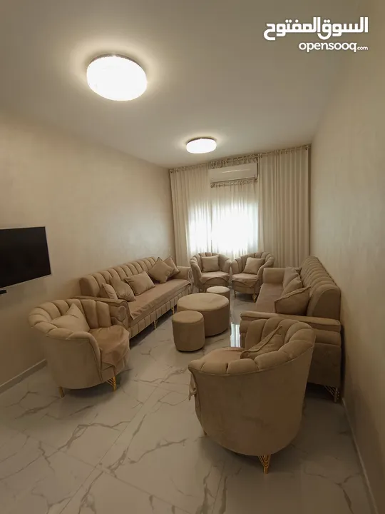 تفصيل طقم كنب مع امكانيه تغير اللون وعدد المقاعد