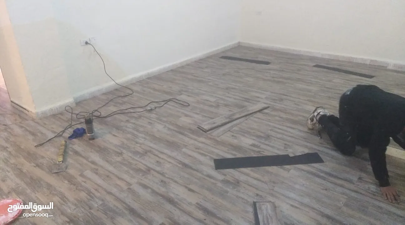باركيه ارضيات اوروبيه بجوده عاليه مقاومه رطوبه وخدش سهل تركيب  غير محتاج خلع بلاط فنيل