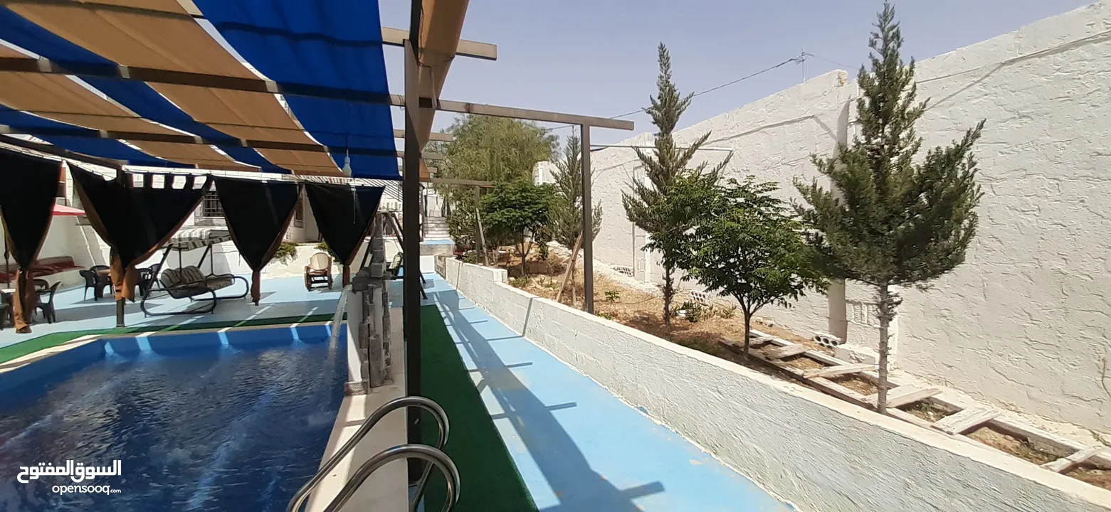 شاليه ومزرعة الجمل  مادبا - خربة المخيط - غرب الجامعة الالمانية .............................