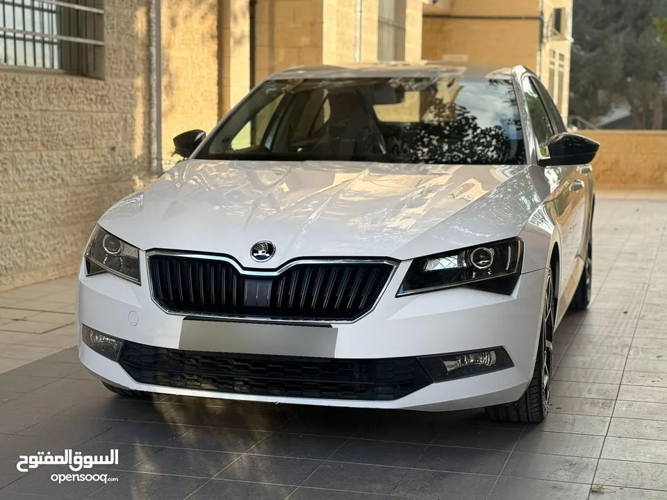 سكودا سوبيرب موديل2020 وترخيص 2019 فحص ممتاز ولا غرام بويه  مطور 1500 بنزين