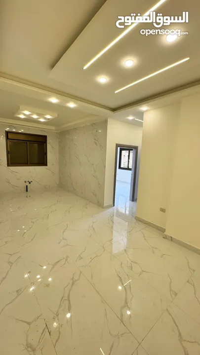 شقق جديده من المالك/ مجمع عمان مقابل الكارفور
