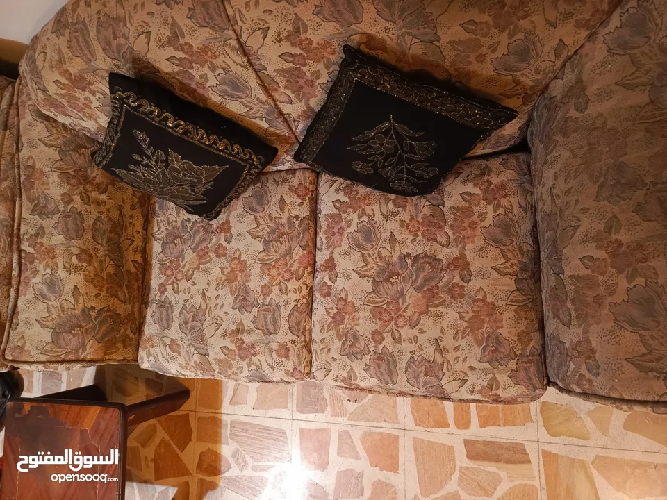 طقمين كنب 7 مقاعد يخصم اجرة النقل من سعره