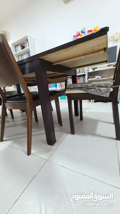 Good quality dining table and 7 chairs