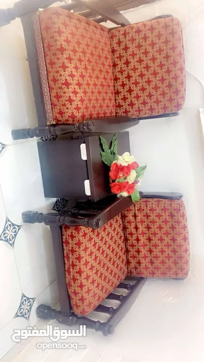 اثاث  مدرسة ورضة.  مكاتب  مستعملة بحاله الجيد جدا المفرق