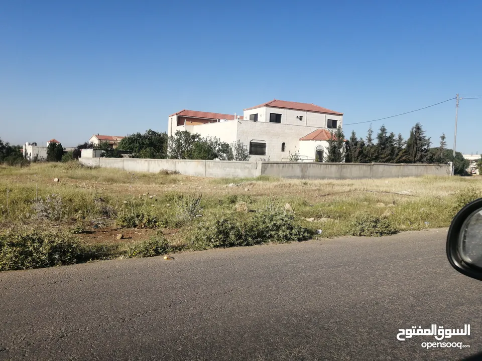للبيع او الايجار