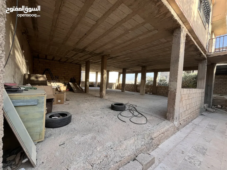 عمارة ثلاث طوابق + شقة ارضية عظم +تسوية  + كراج سيارات  للبيع