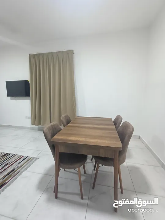 Fully furnished apartment 1bhk including all bills بالخوير شقه غرفه وصاله وحمام ومطبخ فرش جديد