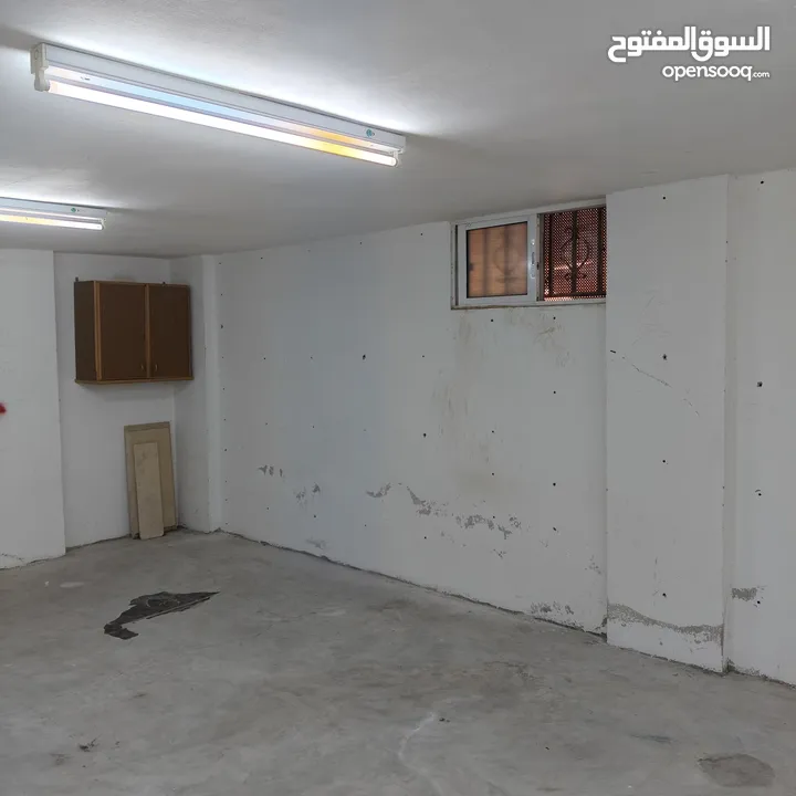 مستودع أرضي مساحة 39 بسعر خيالي