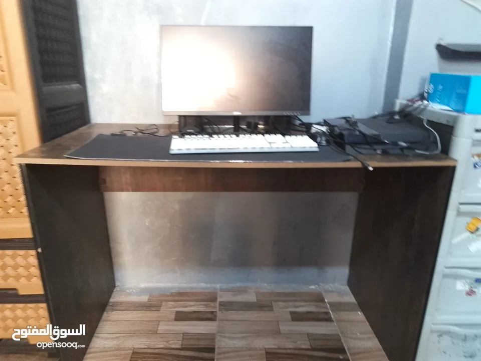 مكتب مستعمل + كوميدينا خفيف وكويس جدا وبسعر رخيصصصصص