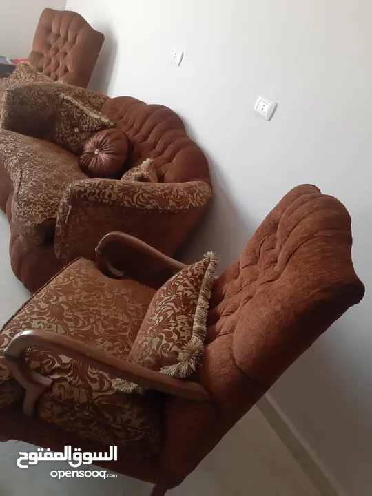 بسعر مغري طقم كنب خشب سويد  ثقيل جدا