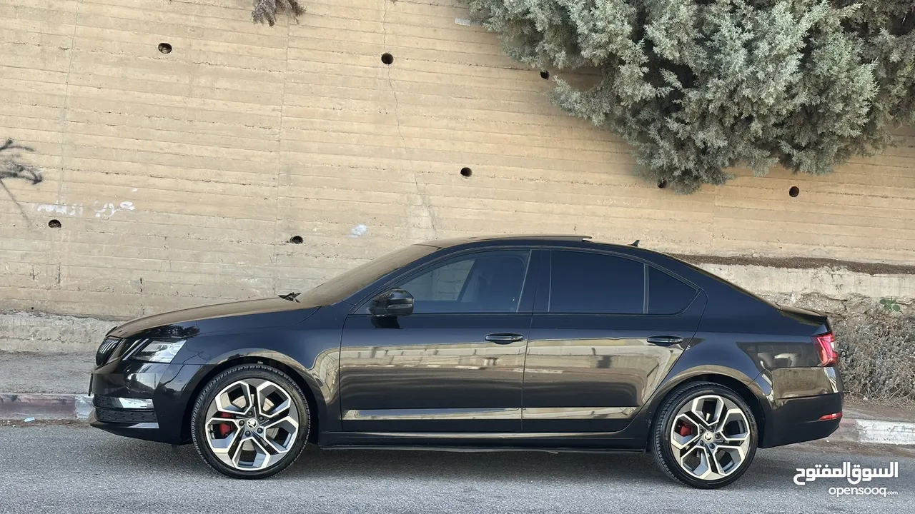 سكودا اوكتافيا RS 2019