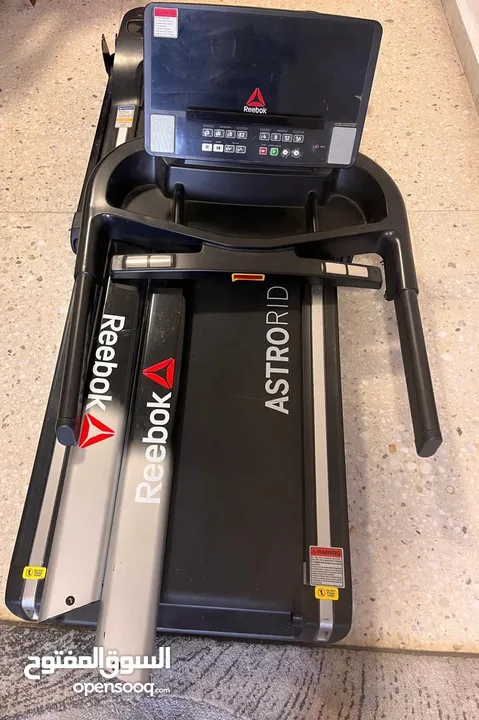 Heavy duty treadmill