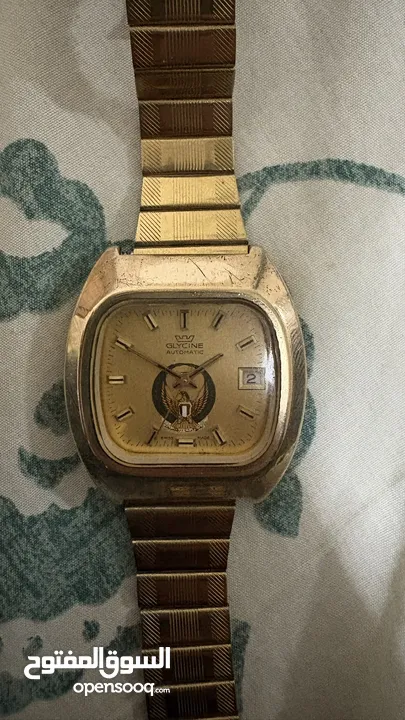 ساعة يد  من ماركة  GLYCINE  للبيع