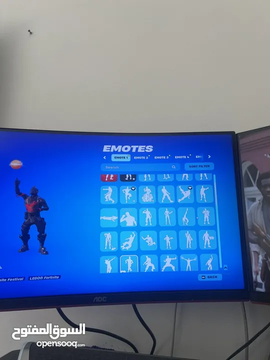 ‏حساب Fortnite للبيع 500د.إ وايد أشياء نادرة (تحويل بس)