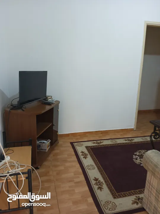 استديو غرفة وصالون في ضاحية الرشيد للايجار 170دينار شامل ماء وكهرباء وحارس