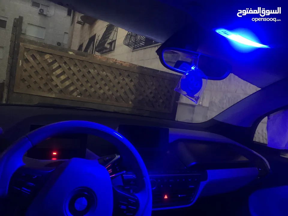 للبيع BMW i3 الفئه فحص كامل السيارة نظيفه ولا تحتاج اي صيانه البيع بداعي السفر