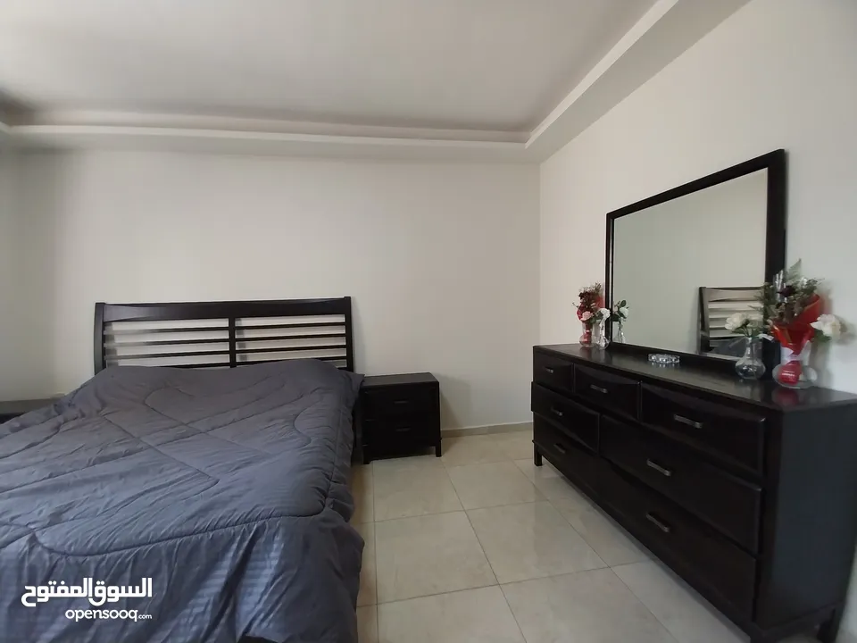 شقة للايجار في دير غبار  ( Property 33914 ) سنوي فقط