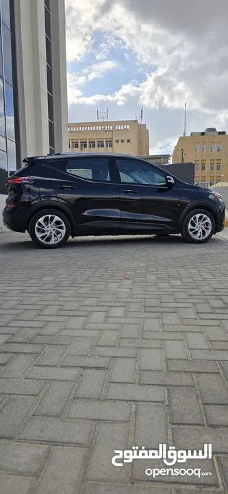 بولت EUV 2023 الحجم الكبير لون اسود ملوكي فحص B+ عداد 20 الف