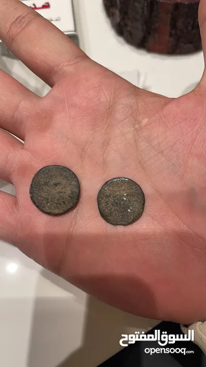 عملتين قديمات المعنيين