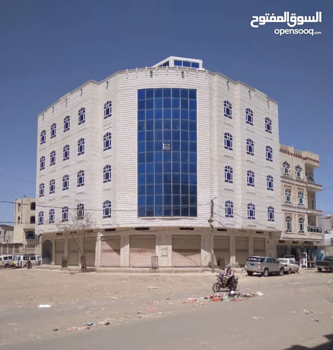 عمارة تجارية بمساحة 9لبن