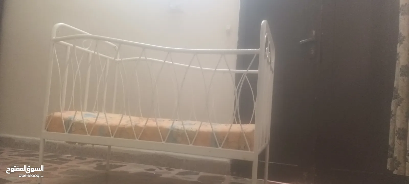 تخت حديد مستعمل مناسب للأولاد
