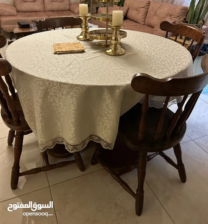 Dining table / طاولة سفرة طعام