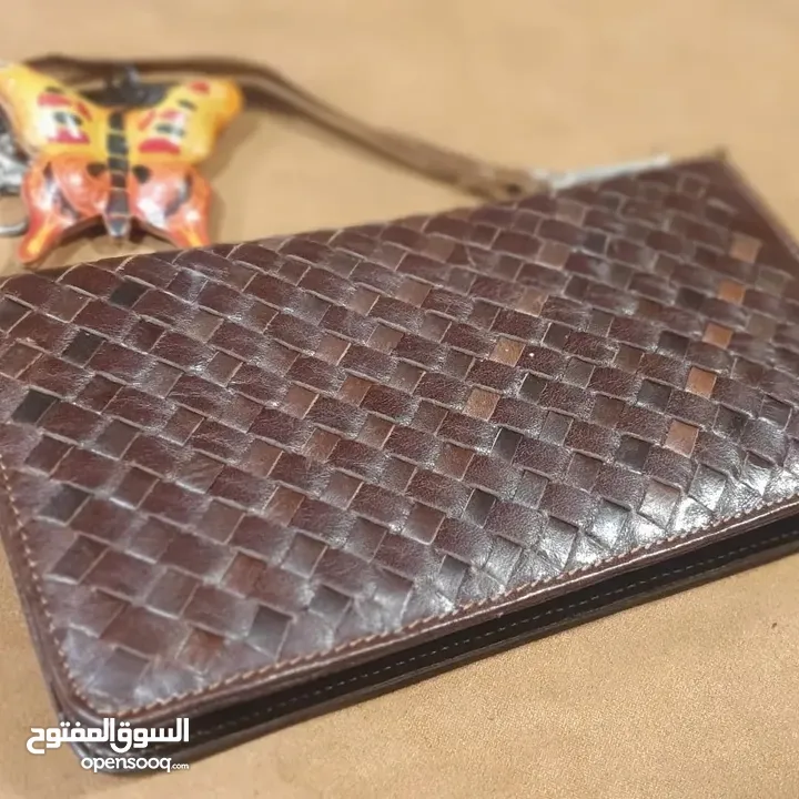 Handmade leather handbags حقائب جلدية مصنوعة يدويا