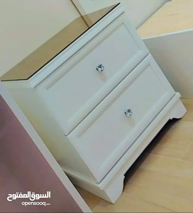 كمدينات جميع الوان اتواليت تسريحه جميع المقاسات خشب لاتيه او حسب الطلب