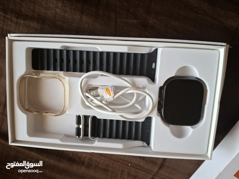 مساحة       64G  رام 4  جميع تطبيقات جوجل  يشبك نت ينزل جميع التطبيقات  يركب فيها خط كاميرا خلفيه HD