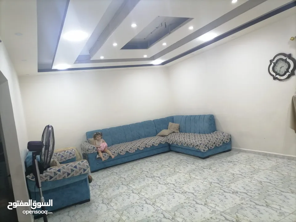 شقة شبه ارضي سوبر ديلوكس مجددة بالكامل للبيع