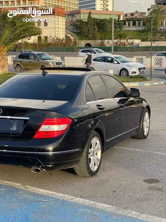 MERCEDES BENZ C300 (50mil)