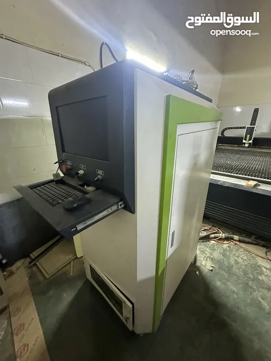 Fiber laser cutting machine 3 kw