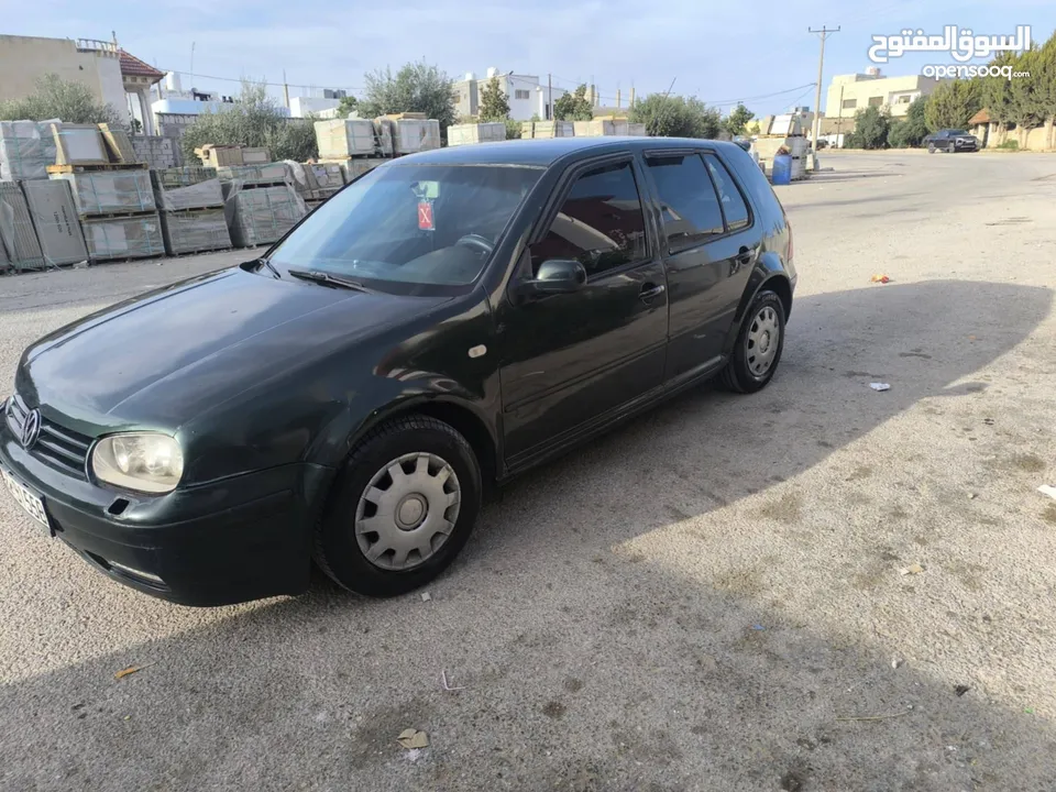 قولڤ موديل 2000 اتوماتيك سيارة نضيفة واقفة السعر 4000 دينار أو بدل على مرسيدس بطة أو مرسيدس 280