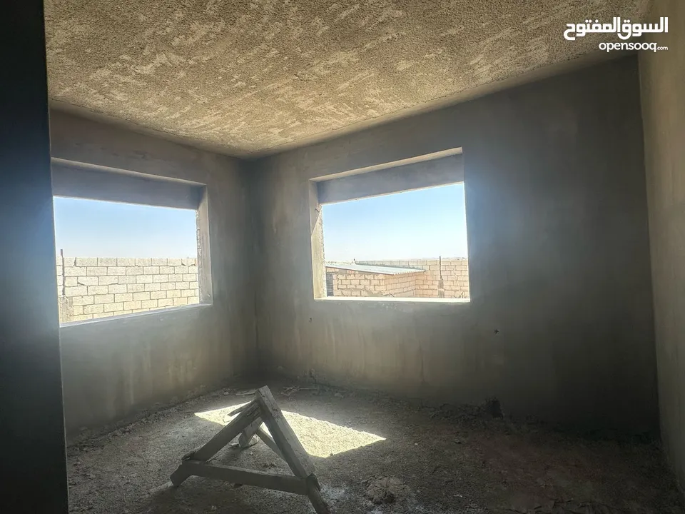 بيت مستقل للبيع في الذهيبه الشرقيه ق التشطيب أربع واجهات حجر مساحه البناء 220 متر