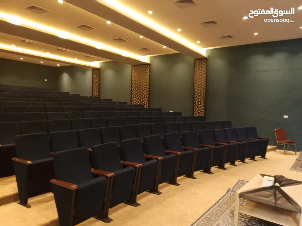 تنفيذ جميع انواع ديكور  تنجيد الواح عزل ارضيات ستائر زيبراا رولات جسور مستشفيات براويز الواح ديكور