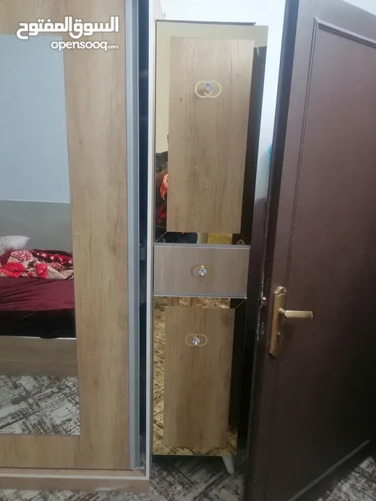 غرفة نوم استخدام شهرين فقط خشب عادي مش زان مع فرشتها فقط شهرين وما تم النصيب