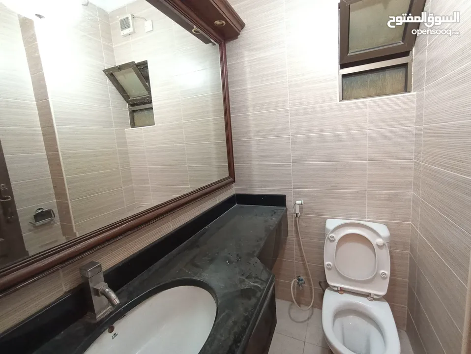 شقة غير مفروشة للإيجار 200م2 ( Property 18990 )-175072800