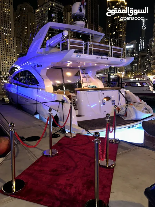 شركة تاجير يخوت في دبي مارينا مول للبيع